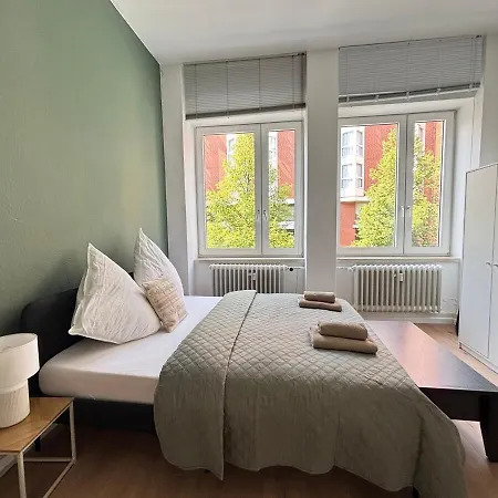 Xxl - 5 Bedrooms - Free Parking - Mallibase Ганновер